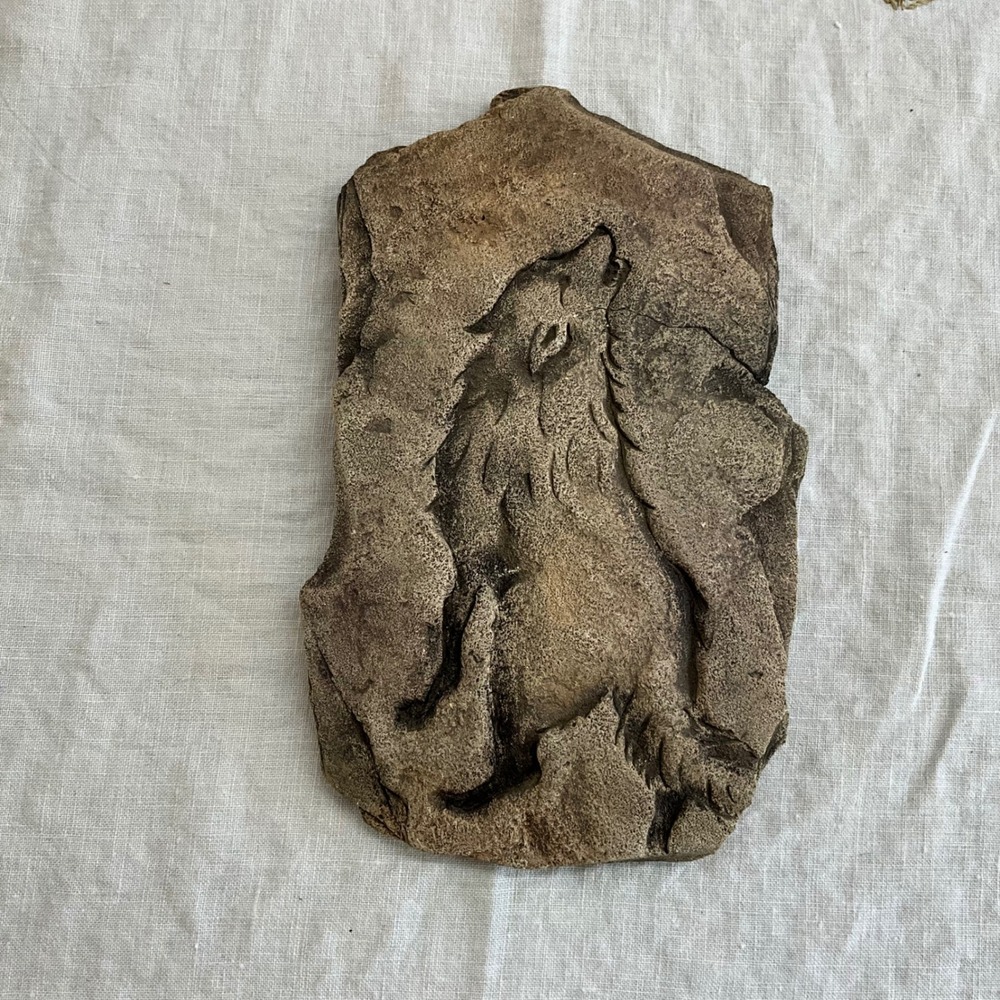 Vintage Jondu Designs John Running FRAGS Howling Wolf Rock Art Petroglyph Plaque